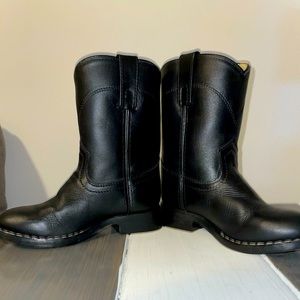 11.5 cowboy boots like new black. Boy or girl. Smoky Mountain 👢 Boots